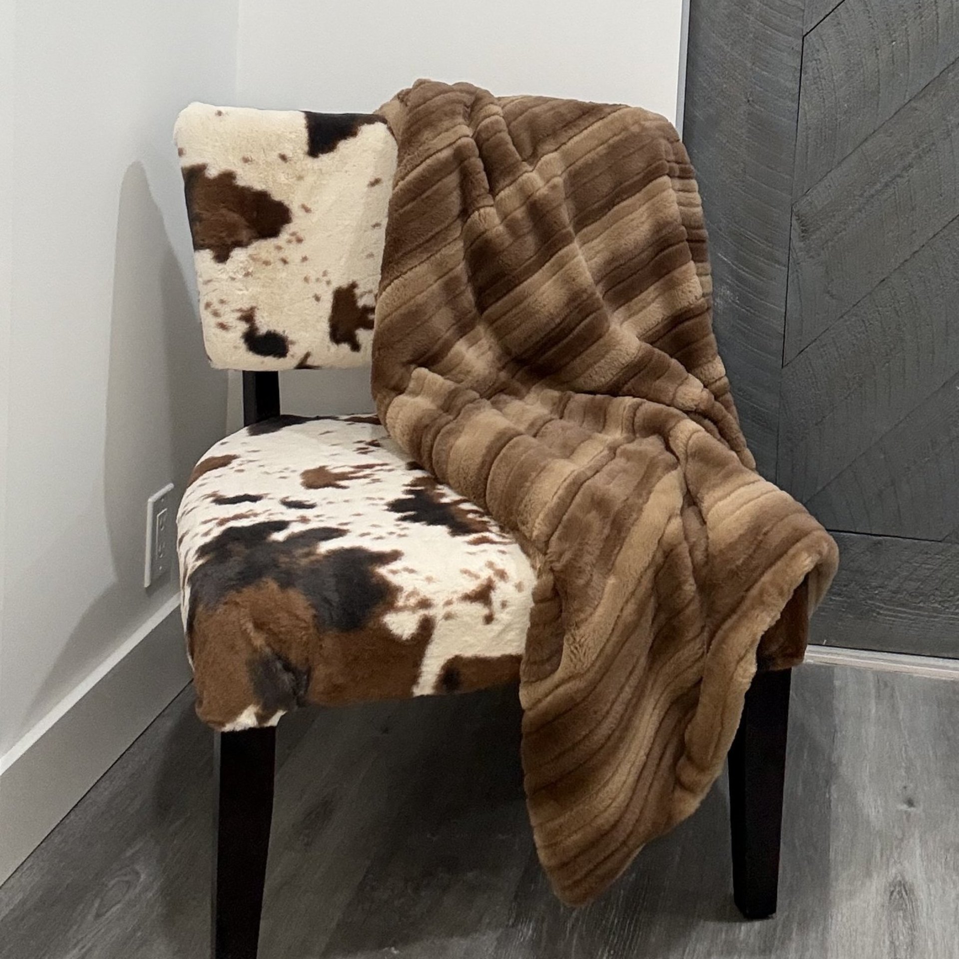 Luxe Cuddle Vienna Pecan 50"x60" Adult Minky Blanket